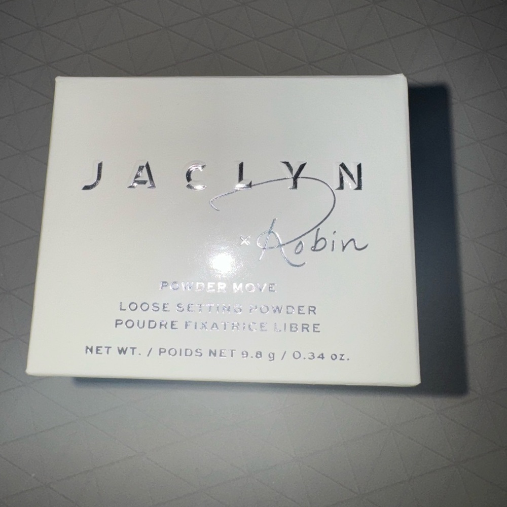 Jaclyn Cosmetics X Robin Powder Move Loose Setting Powder Sheer light